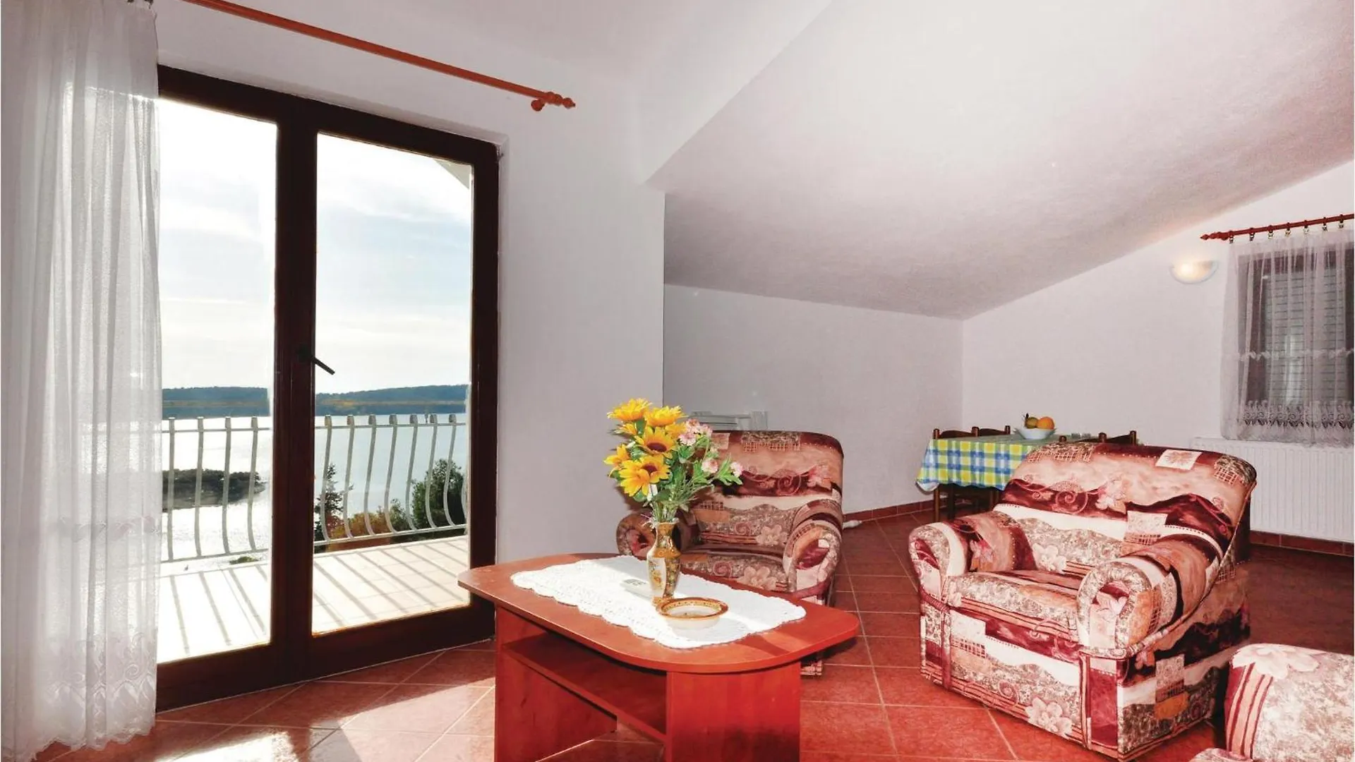 Amazing Apartment In Trogir With Kitchen Horvátország
