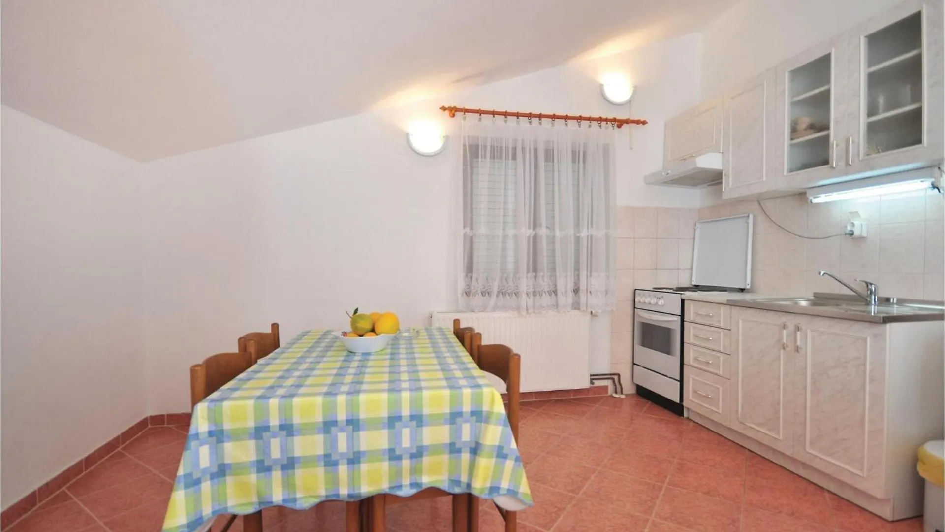 Amazing Apartment In Trogir With Kitchen 0*,